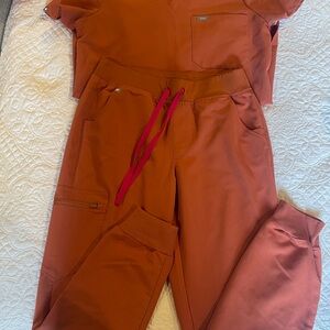 Figs Women's Terracotta Zamora joggers and Catarina top